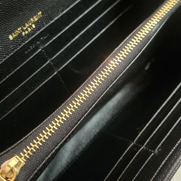 Saint Laurent Grain De Poudre Matelasse Chevron Monogram Flap Wallet - Black - Picture 7 of 15